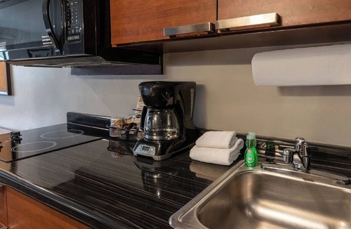 Ketchikan Hotel | 3 Stays of Queen Comfort – Perfect for Friends, Family, or Couples