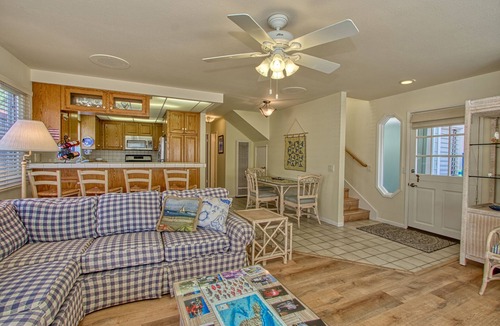 Avalon House | 316CL - Spacious 4 bdr Avalon House , Quick walk to Beach, WIFI