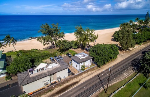Pupukea House | 4 bedroom, 2.5 bath, Sleeps 9 in beds