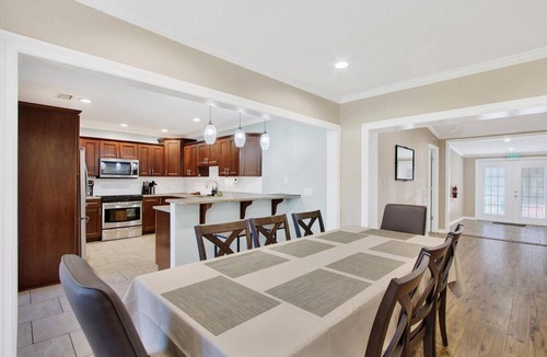 Del Prado House | 4BR/3BR - Spacious Home 4 Minutes From Beach