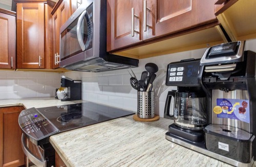 Del Prado House | 4BR/3BR - Spacious Home 4 Minutes From Beach