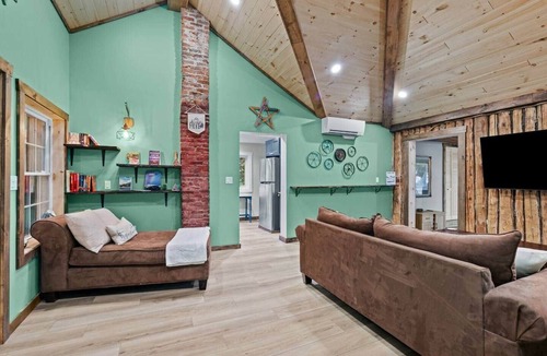 Forestport House | Adirondack Escape, Private Pond, Kayaks & Fire Pit – Near Old Forge, Dogs OK