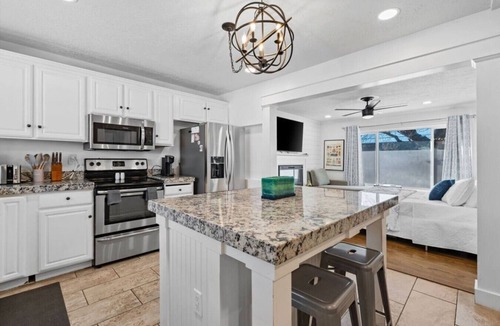 South Salt Lake Cottage | Airdream Cottage/Gated Garage-HotTub Laundry W&D