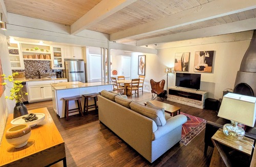 Northeast Santa Fe Condo | Artist Rd Retreat -Walking to Plaza, nestled in the Foothills of the Mountains