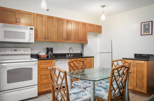 Waikiki Apartment | Aston at the Waikiki Banyan
