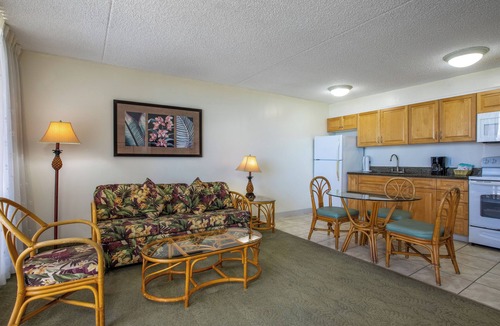 Waikiki Condo | Aston Waikiki Banyan 1BST1 | Pool & Hot Tub