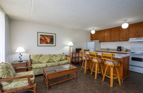Waikiki Condo | Aston Waikiki Banyan 1BST4 | Pool & Hot Tub