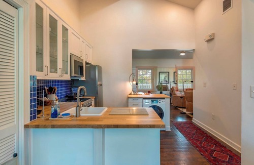 Old Town Condo | Back to the Island