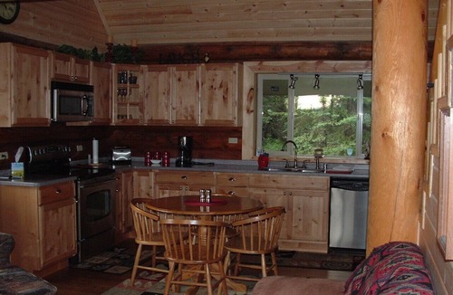 Sterling Cabin | Beautiful Log Cabin Retreat. Access Kenai River-Bings Landing State Park
