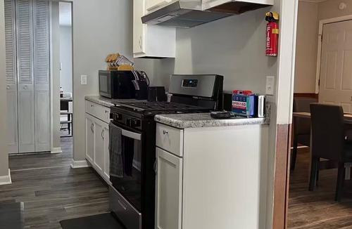 Mishawaka House | Beautifully renovated spacious home in Mishawaka