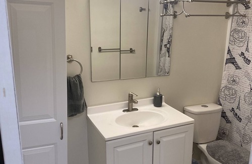 Midtown Anchorage Apartment | Beauty one-bedroom apartment mins for downtown. In mid-town