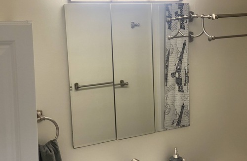 Midtown Anchorage Apartment | Beauty one-bedroom apartment mins for downtown. In mid-town
