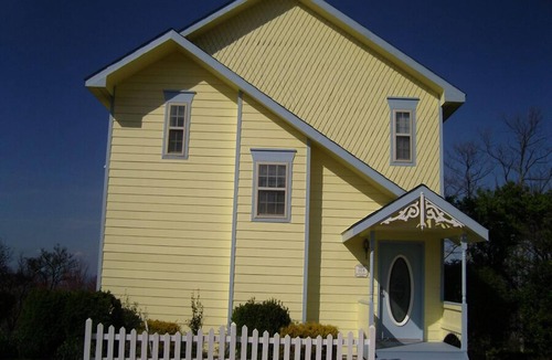Chalet Village Cabin | BEST MTN VIEWS ! POOL HOT TUB SAUNA GRANITE CABINETS! GAS GRILL WIFI VIDEO GAMES