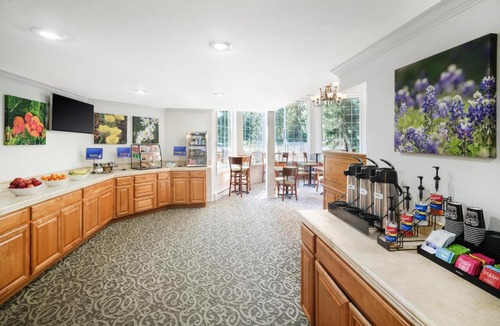 Mendenhall Valley Hotel | Best Western Country Lane Inn