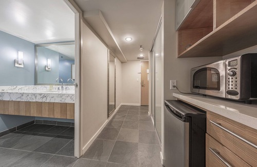 Ala Moana Condo | Book Now at Special Nightly Rate!