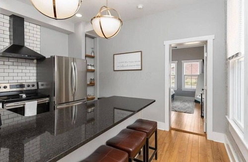 Italian Village House | Boutique Italian Village | OSU | 4BR | + 2 parking