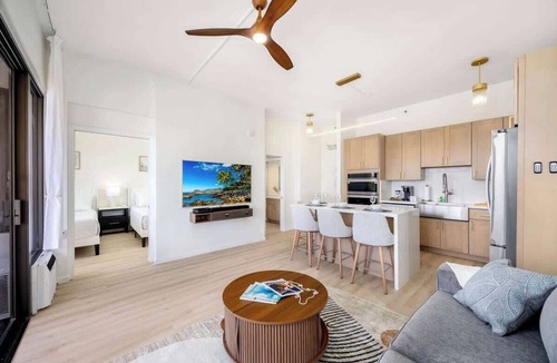 Waikiki Apartment | Breezy 1BR w/ocean, mountain & city views