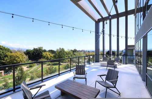 Lyon Street Apartment | Bright Condo 10 Min From Disneyland With Pool GYM