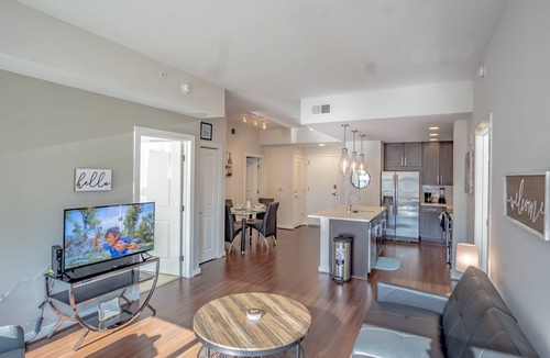 Lenox Apartment | Buckhead Fully Furnished Apartment by RedAwning
