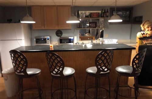 Washington Court House House | Carey Casa Villa.Full Basement Suite