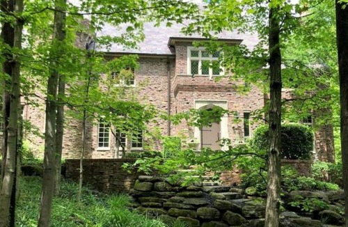 Indianapolis House | Castle with 5 bedrooms and WiFi, fitness room in fabulous Indianapolis