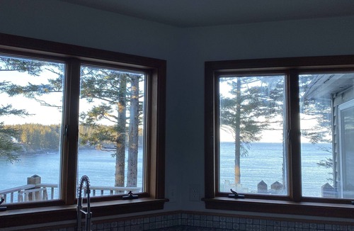 Kodiak House | Chalet by the Sea! Breathtaking Views!