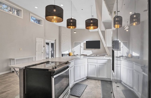 Buckhead House | Charming 3-bedroom bungalow in tranquil Atlanta with AC