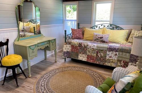 South Hartford Cottage | Charming Cottage Rental in Granville, NY, for Family Vacations near Adirondack State Park