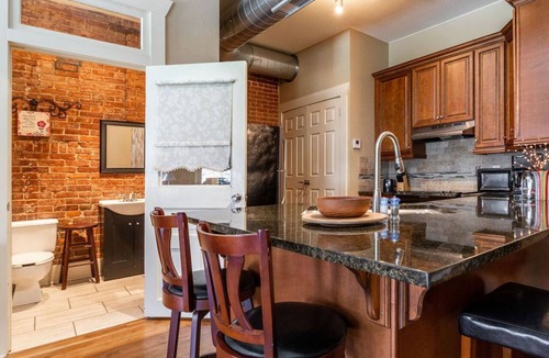Ozark Apartment | Charming Downtown Boutique loft- located in the Historic River District