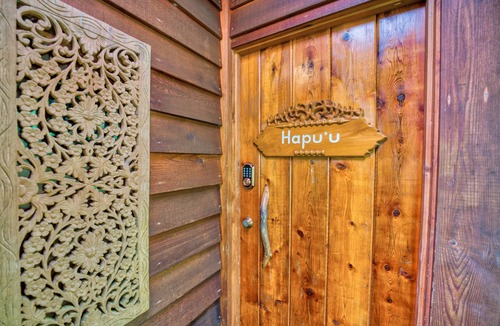 Volcano Cabin | Charming two private cabins in Volcano perfect for a relaxing getaway.