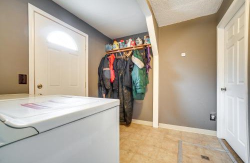 Kenai Apartment | Convenient Kenai Apt - 3 Mi to Beach & Fishing
