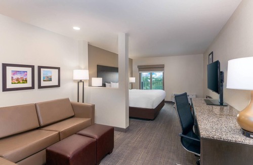 Fruitville Hotel | Coral Pointe Sarasota, an Ascend Collection Hotel