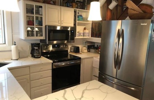 Malta Cottage | Cottage on Saratoga Lake within 10 minutes to Race Track and Broadway Avenue