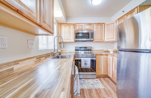Midtown Anchorage Apartment | Cozy Anchorage Apartment w/Mountain Views