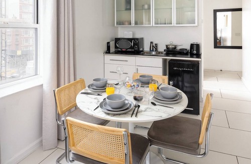 Midtown East Apartment | Cozy and Chic Studio Loft in Midtown NYC! #302