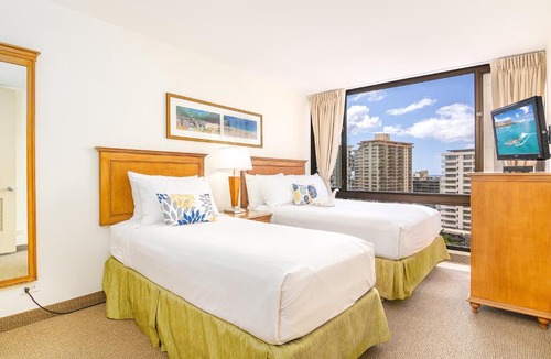 Waikiki Apartment | Cozy & Diamond Head View at Waikiki with Parking