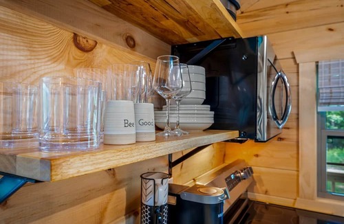 Mentone Cabin | Cozy Woodland Cabin Escape for Families, Friends & Retreats in Mentone, Alabama