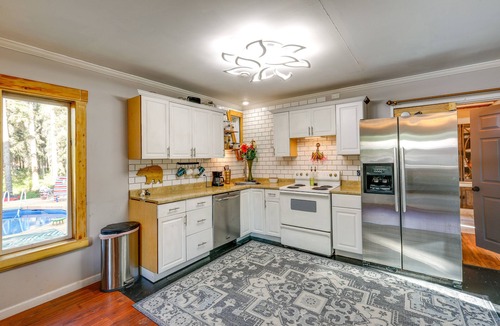 Delta Junction House | Delta Junction Rental w/Shared Pool & Hot Tub!