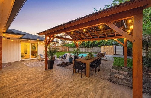 Willow Meadows/Willowbend Area House | Designer Pool Retreat