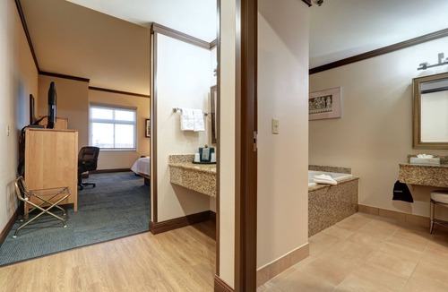 Bayshore - Klatt Hotel | Dimond Center Hotel