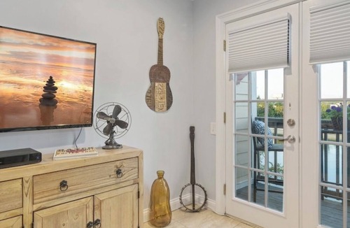 North Capitol Condo | Downtown Condo - Walkable to Broadway & Nissan Std - Free Covered Parking - Pool