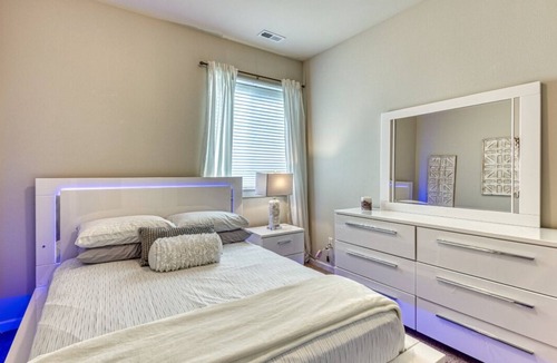 Silver Lake House | ELITE VILLA: Luxury stay, enjoy hot tub