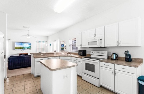 Regal Palms House | Fantastic 4 Bedroom In Gated Community with Private Pool and Games Room Minutes to Disney