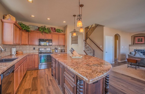 Northeast Heights House | Far North East Heights 4 bedrooms/Hot-tub and Pets Welcome, 5G Fiber WiFi !