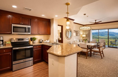 Ko Olina Resort | 𝐅𝐢𝐧𝐝𝐢𝐧𝐠 𝐌𝐞𝐢𝐥𝐢: Beachfront Marriott KoOlina Resort+Amenities Included