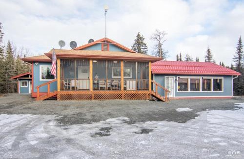 Sterling Cabin | Fish Camp – Rustic Retreat with 4 Cabins, Gazebo & Kenai River Access Sleeps 14