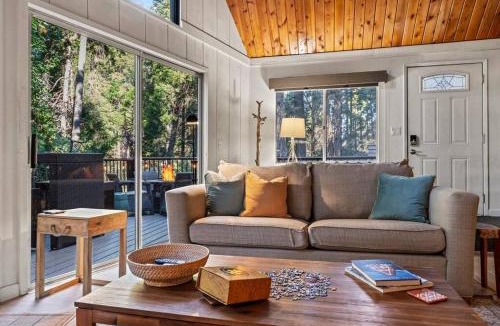 Arrowhead Villas House | Fleming Creek Hideaway, Next to Creek, Fire-Pit!