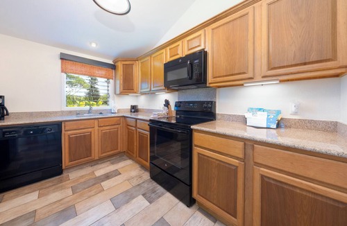 Princeville Hotel | Four 1BR Condos w/ Beach Gear + Pool & Jacuzzi + Fire Pits | Free Parking