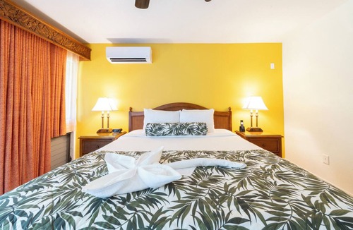 Princeville Hotel | Four 1BR Condos w/ Beach Gear + Pool & Jacuzzi + Fire Pits | Free Parking