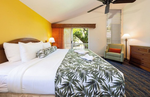 Princeville Hotel | Four 1BR Condos w/ Beach Gear + Pool & Jacuzzi + Fire Pits | Free Parking